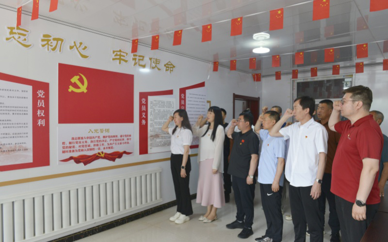 集体宣誓.JPG